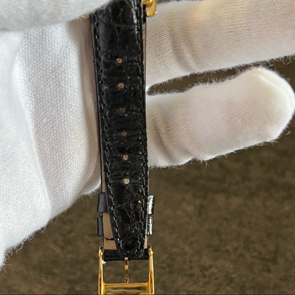 ✨SOLD✨Gucci Watch - Picture 6 of 8